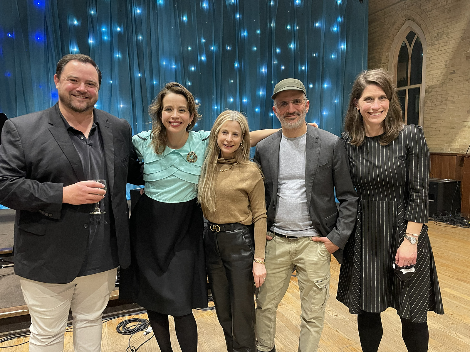 City Shul members volunteering together